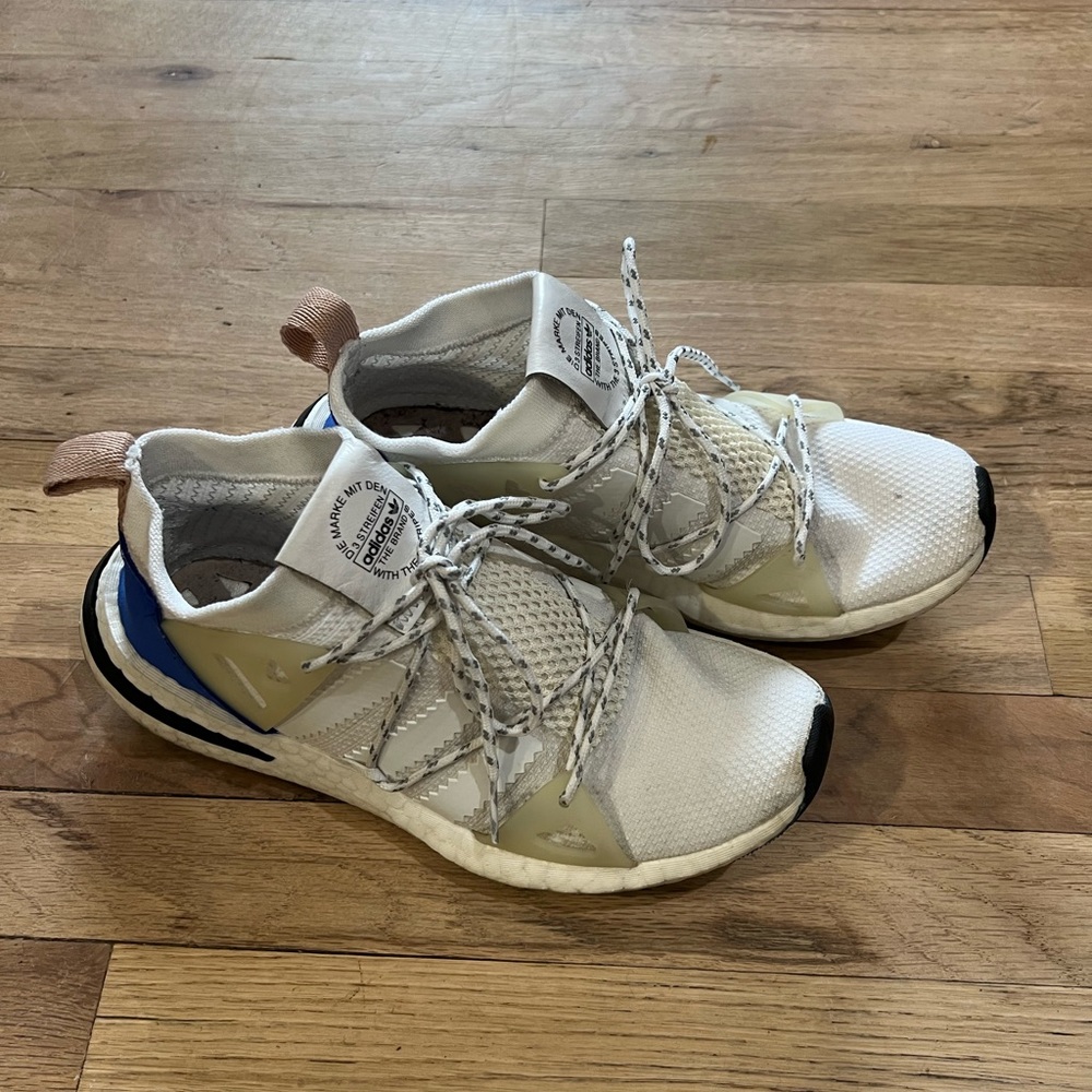 Women’s Adidas trainers